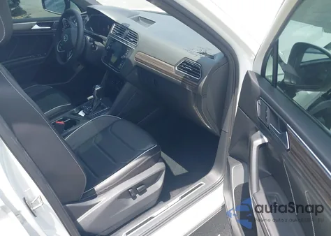 2022 Volkswagen Tiguan 2.0T Sel R-Line из США, поврежденный, VIN 3VV4B7AX1NM018304